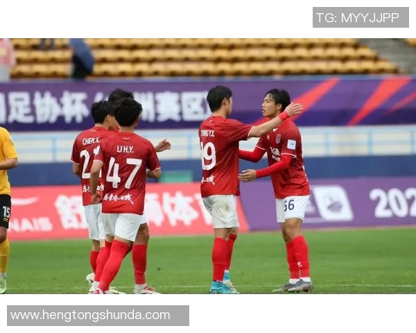 广州足球队在全国锦标赛积分榜上以66分稳居第一名展现强劲实力